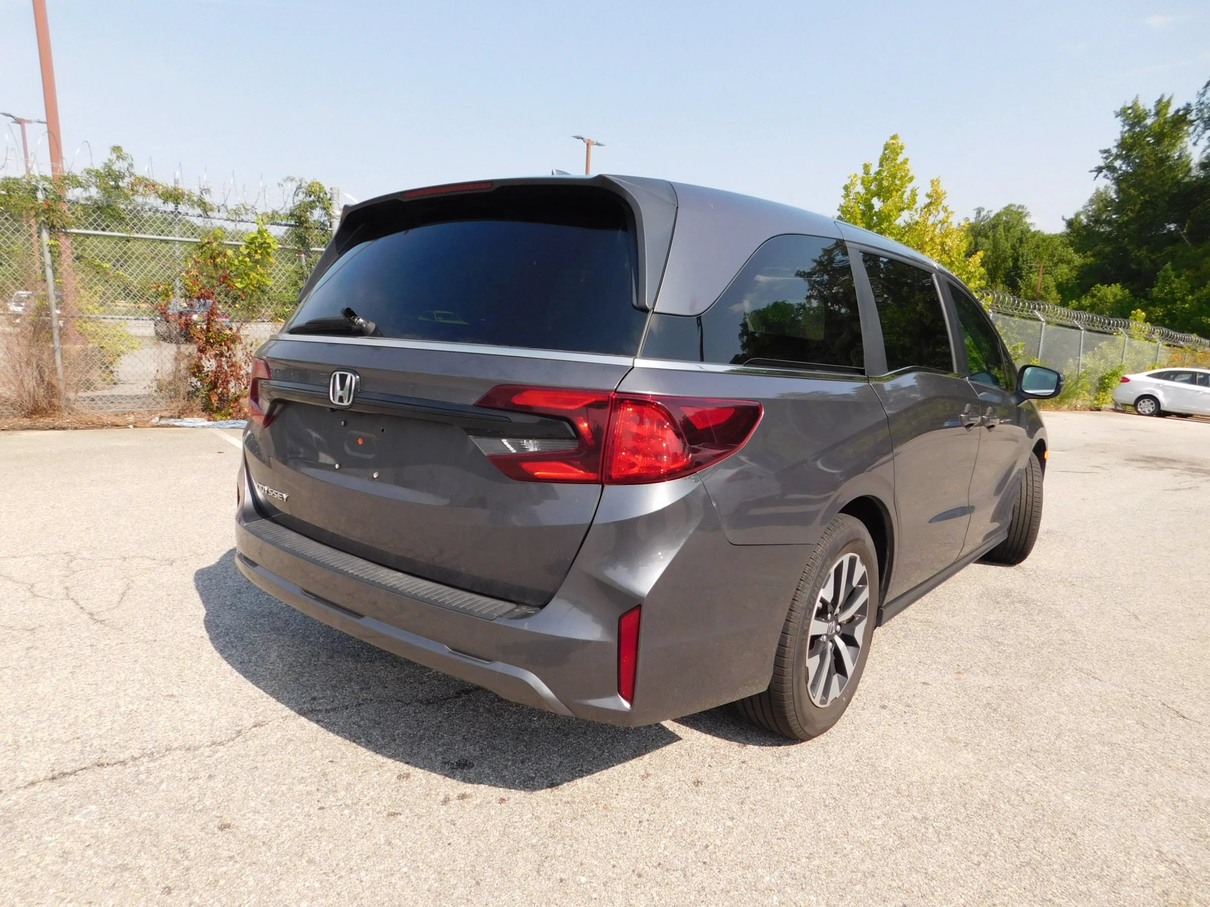 Used 2025 Honda Odyssey EX-L image 5