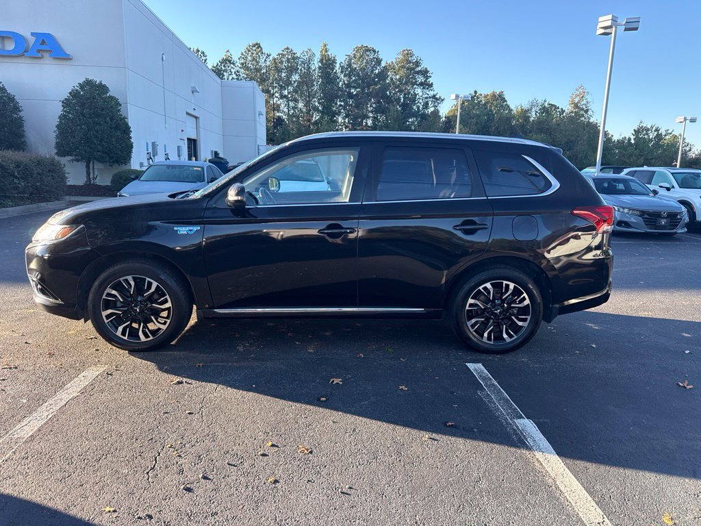 Used 2018 Mitsubishi Outlander GT AWD/4WD image 6