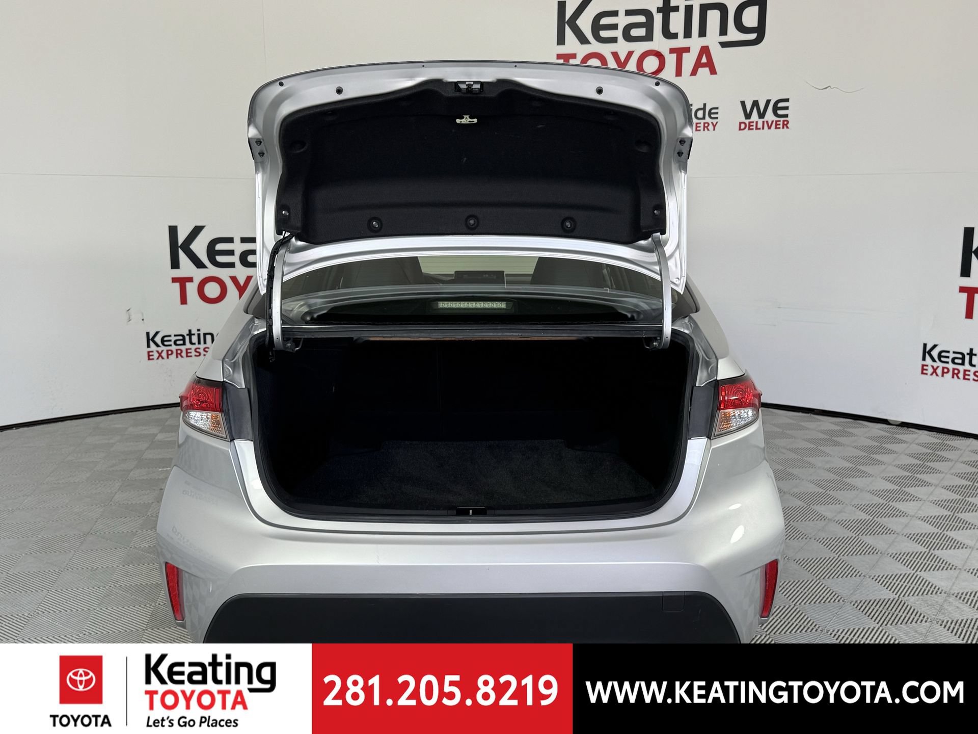 Used 2020 Toyota Corolla LE FWD image 17