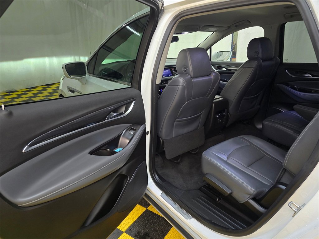 Used 2020 Buick Enclave Essence image 16