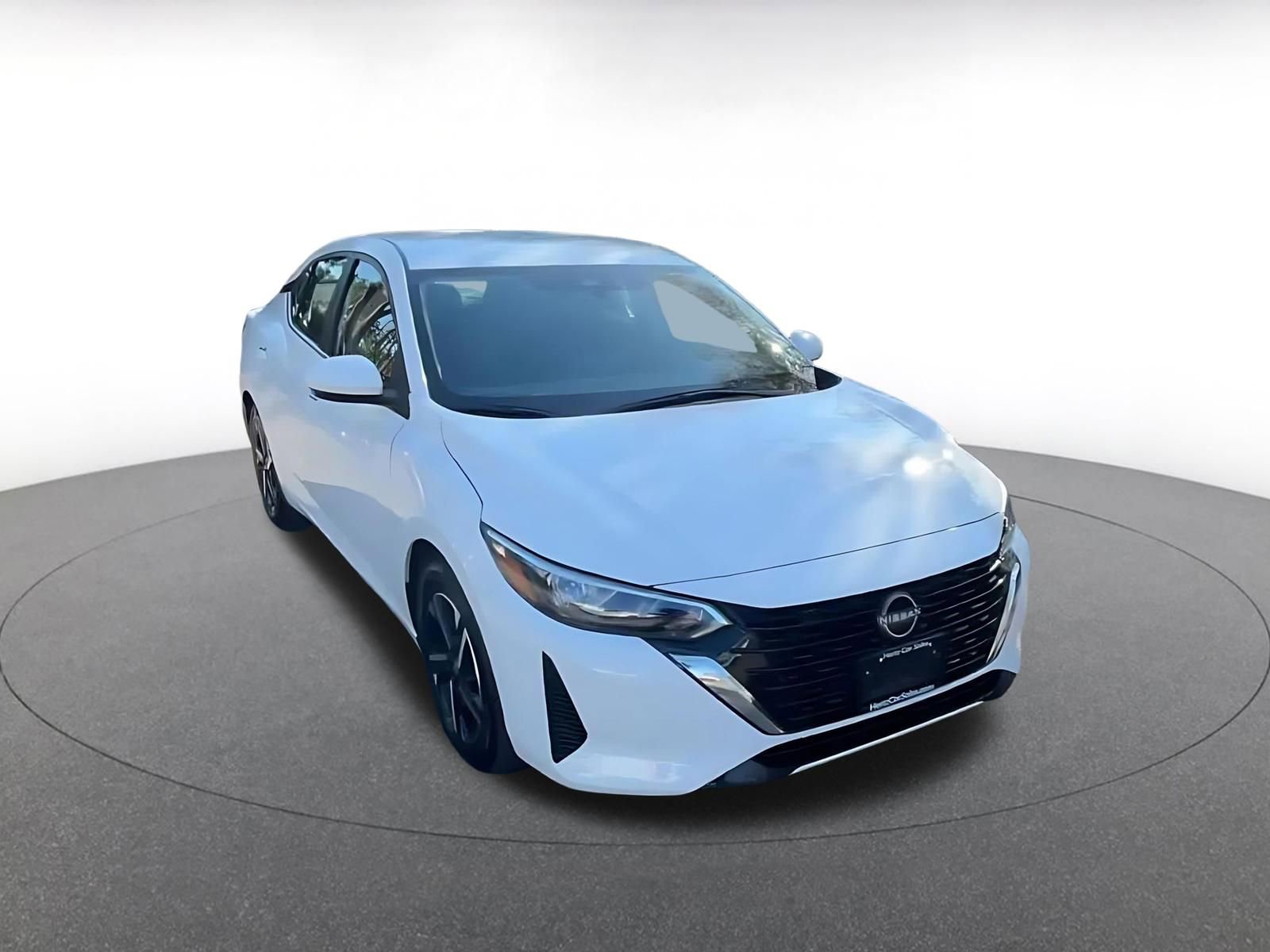 Used 2025 Nissan Sentra SV image 3