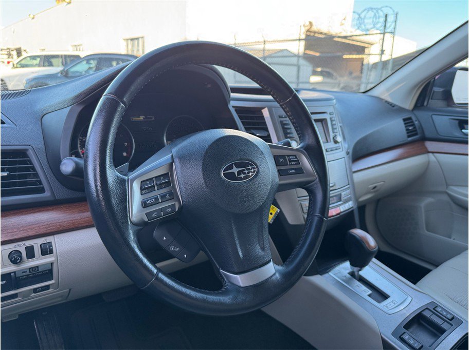 Used 2014 Subaru Outback 2.5i Limited image 23