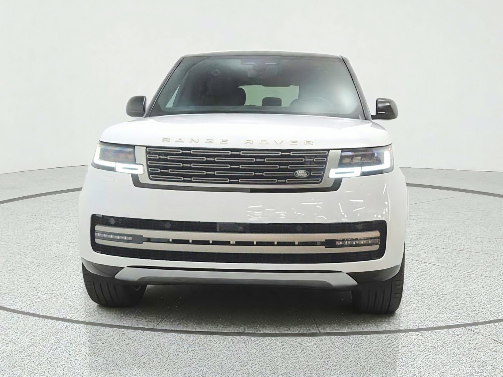 Used 2026 Land Rover Range Rover SE AWD/4WD image 2