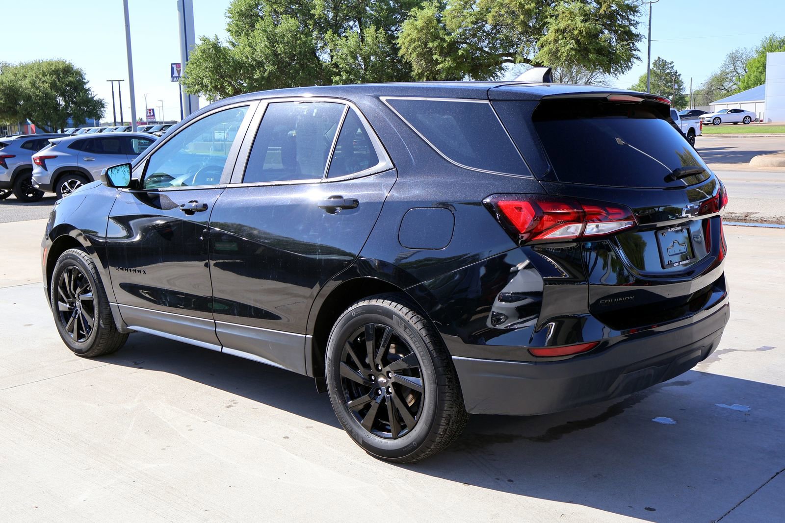 Used 2024 Chevrolet Equinox LS w/ LS Convenience Package FWD image 8