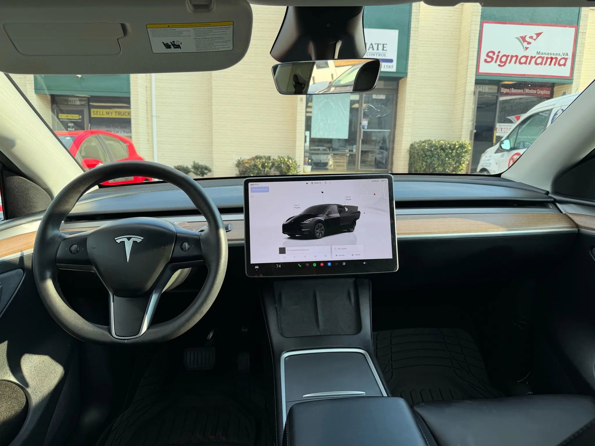 Used 2025 Tesla Model Y Long Range image 15