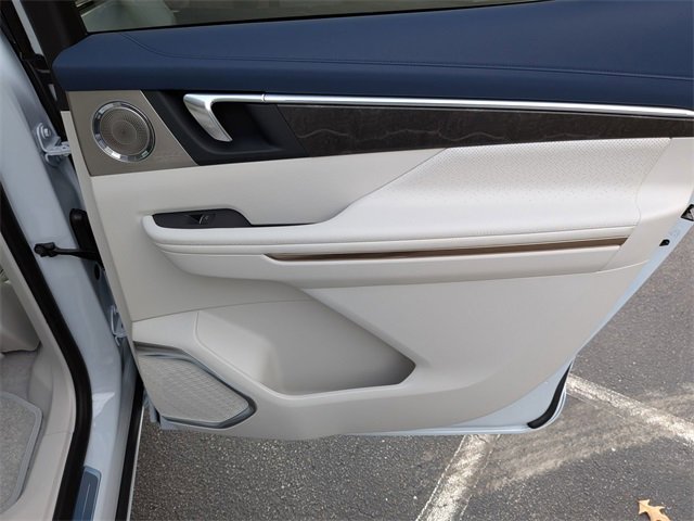 New 2026 Buick Enclave Avenir image 35