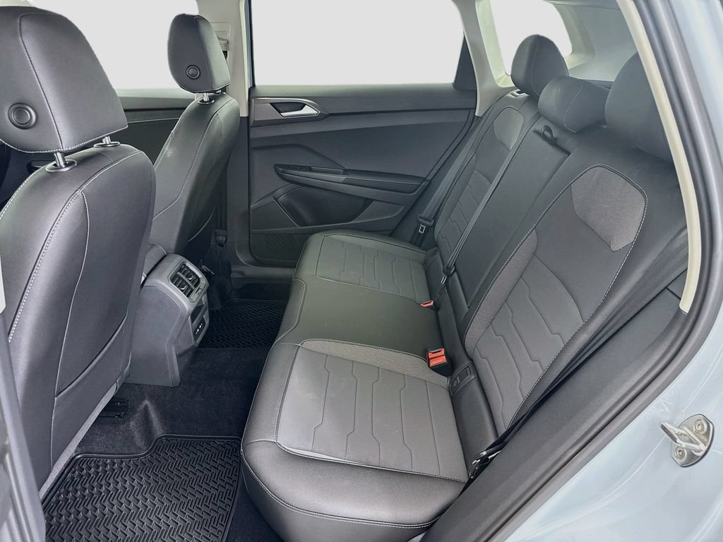 New 2026 Volkswagen Taos SE FWD image 19