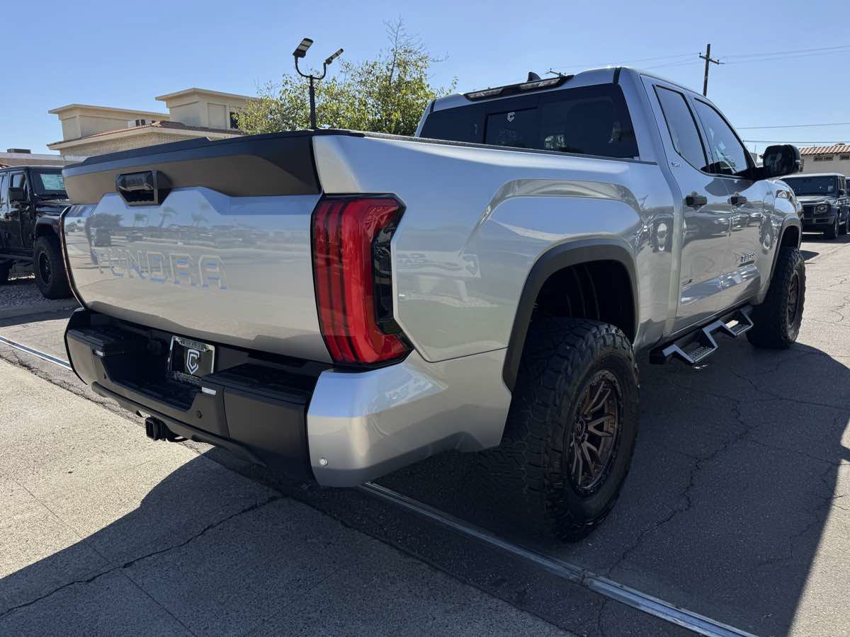 Used 2022 Toyota Tundra SR5 w/ SR5 Convenience Package RWD image 8