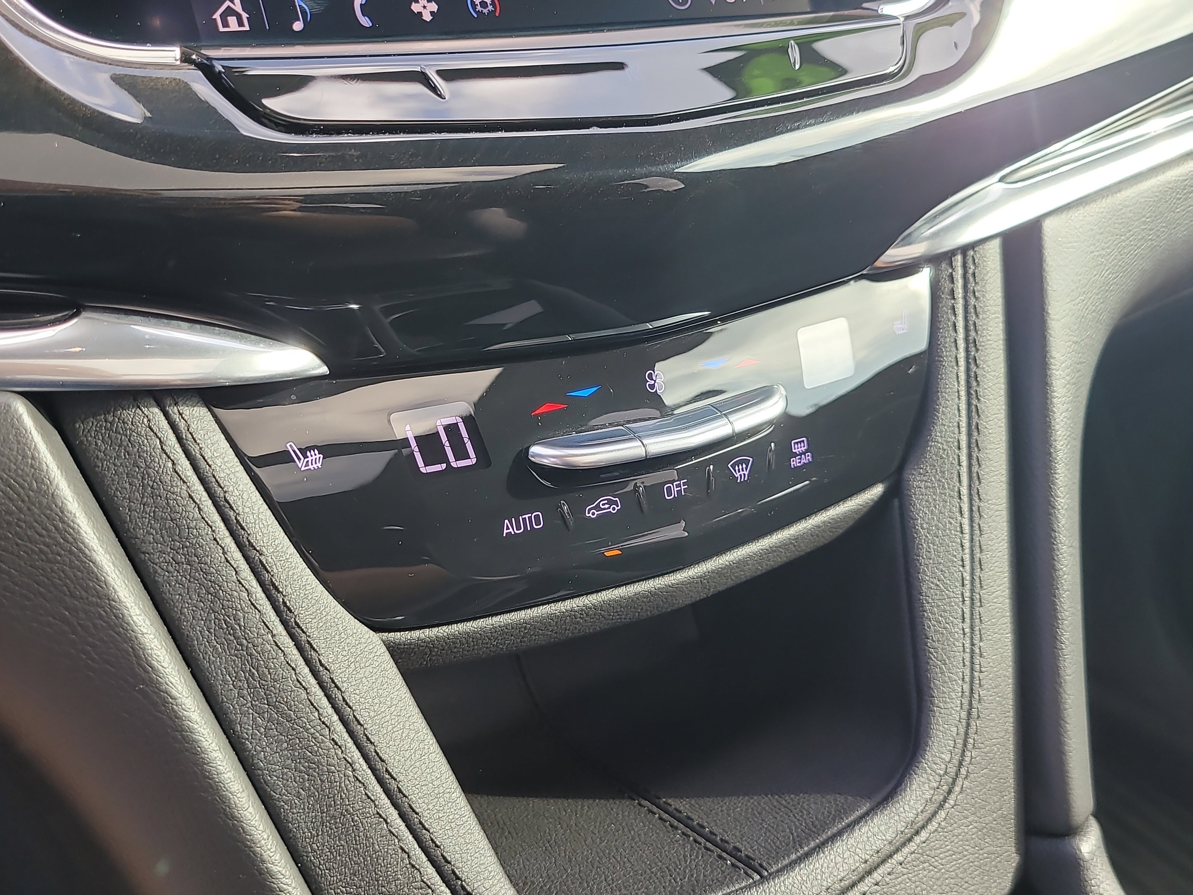 Used 2020 Cadillac XT6 Premium Luxury FWD image 25