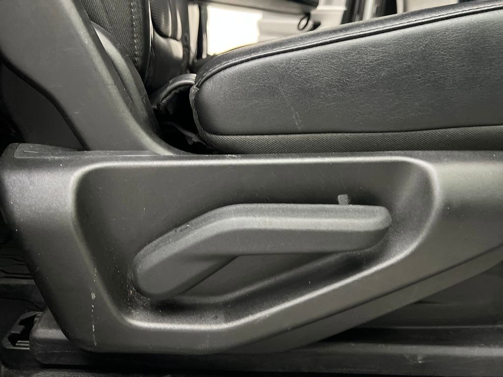 Used 2024 Jeep Wagoneer L Series II w/ Flexible Seating Group image 20