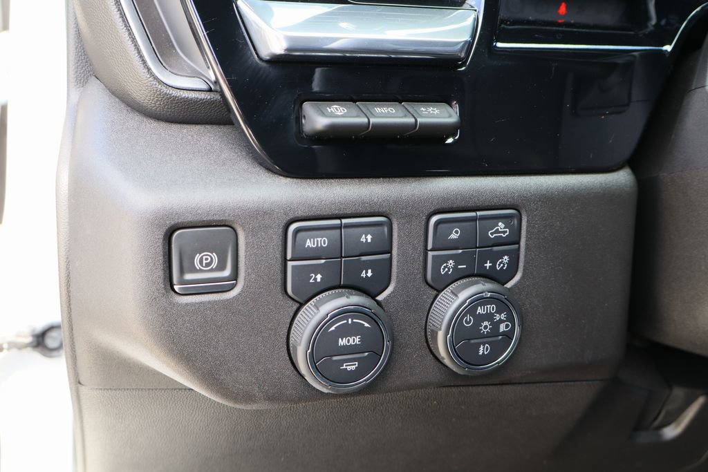 Certified 2024 Chevrolet Silverado 2500 High Country w/ Technology Package image 12