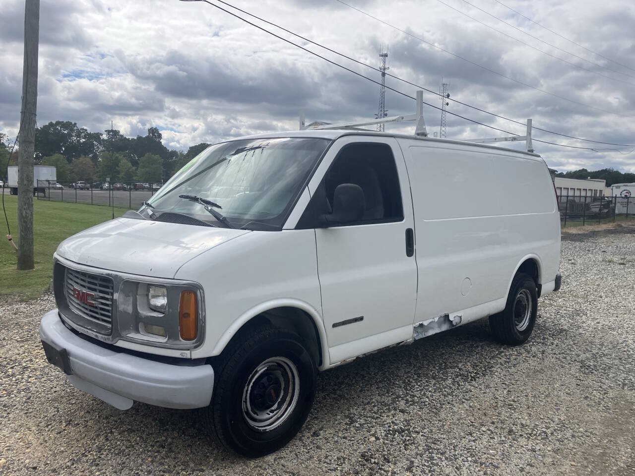 Used 2000 GMC Savana 3500 w/ Convenience Pkg RWD image 3