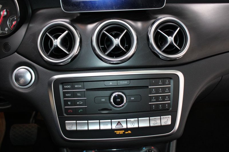 Used 2019 Mercedes-Benz GLA 250 4MATIC w/ Premium Package image 29
