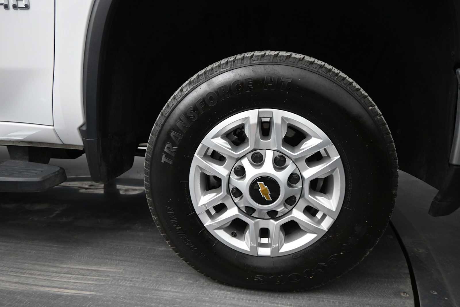Used 2026 Chevrolet Silverado 2500 LT AWD/4WD image 10