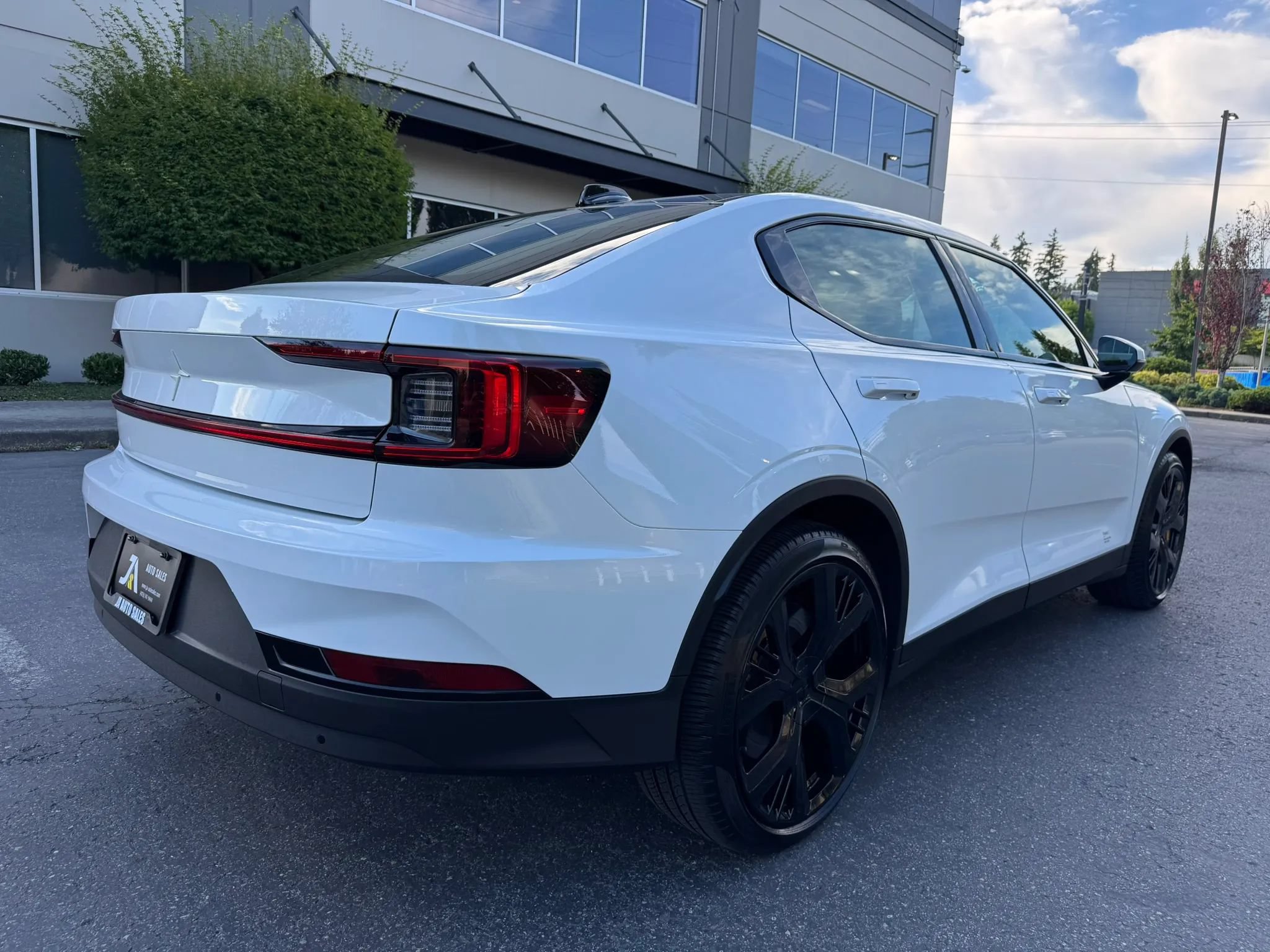 Used 2022 Polestar Polestar 2 w/ Performance Package AWD/4WD image 10