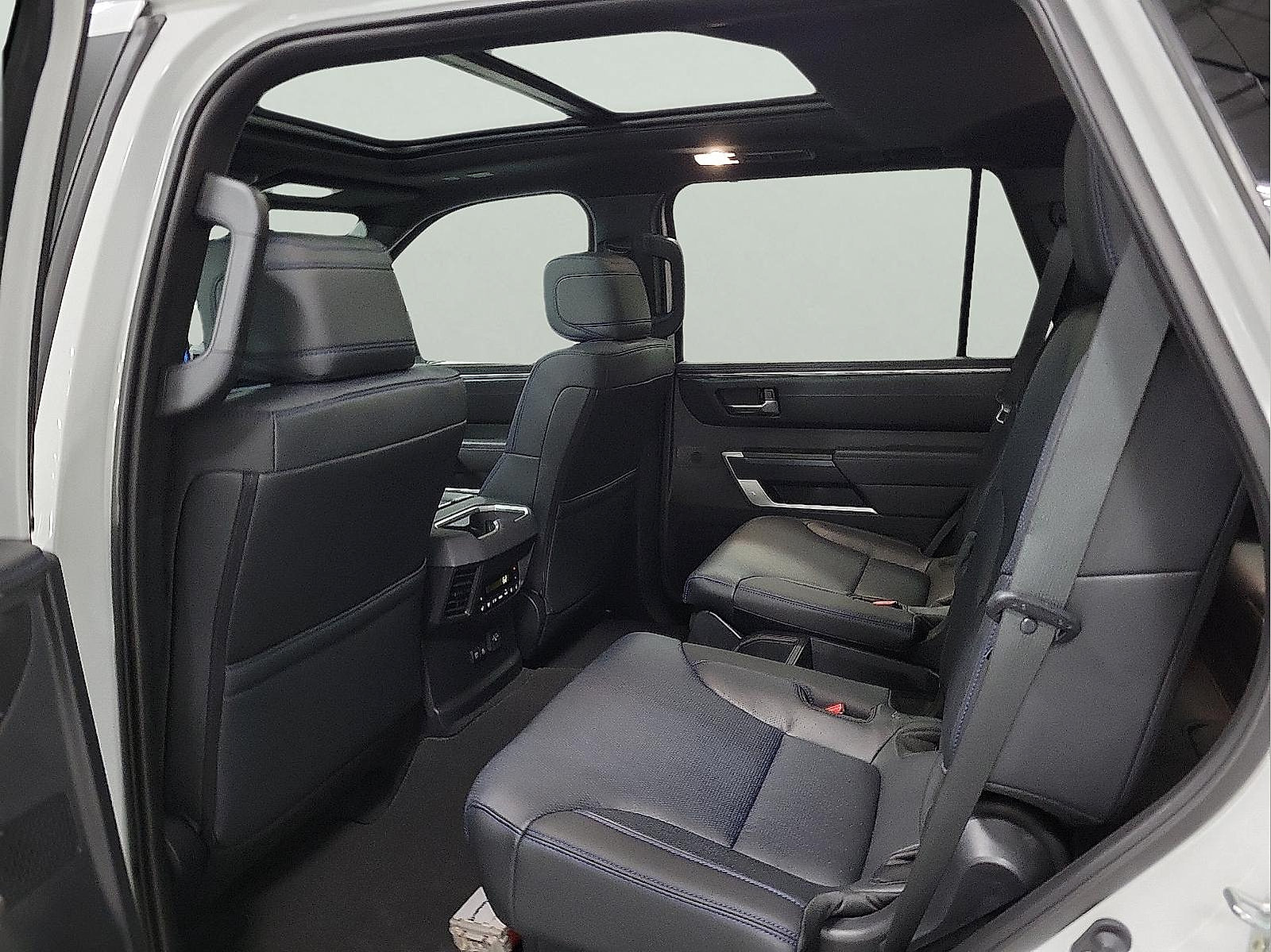 Certified 2025 Toyota Sequoia Platinum AWD/4WD image 8