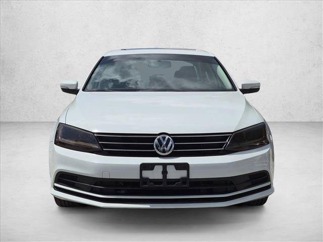 Used 2017 Volkswagen Jetta SE FWD image 2