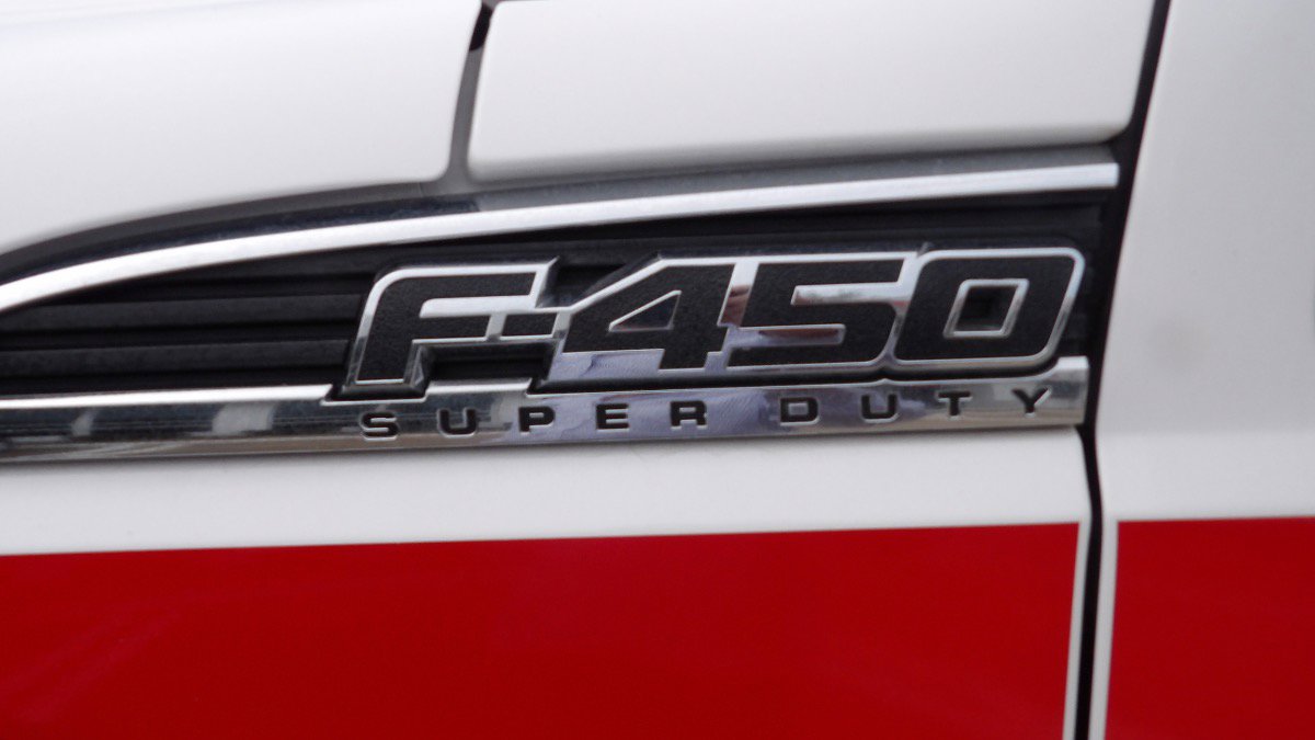 Used 2013 Ford F450 XLT w/ Ambulance Preparation Pkg RWD image 5