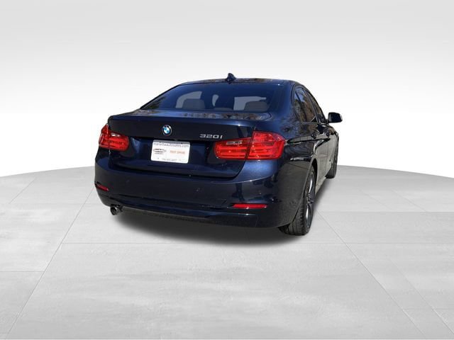 Used 2015 BMW 320i Sedan RWD image 5