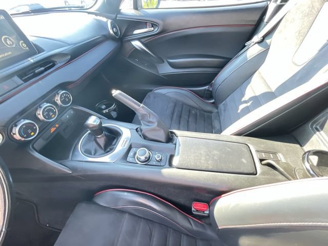Used 2020 FIAT 124 Spider Abarth w/ Convenience Group RWD image 34