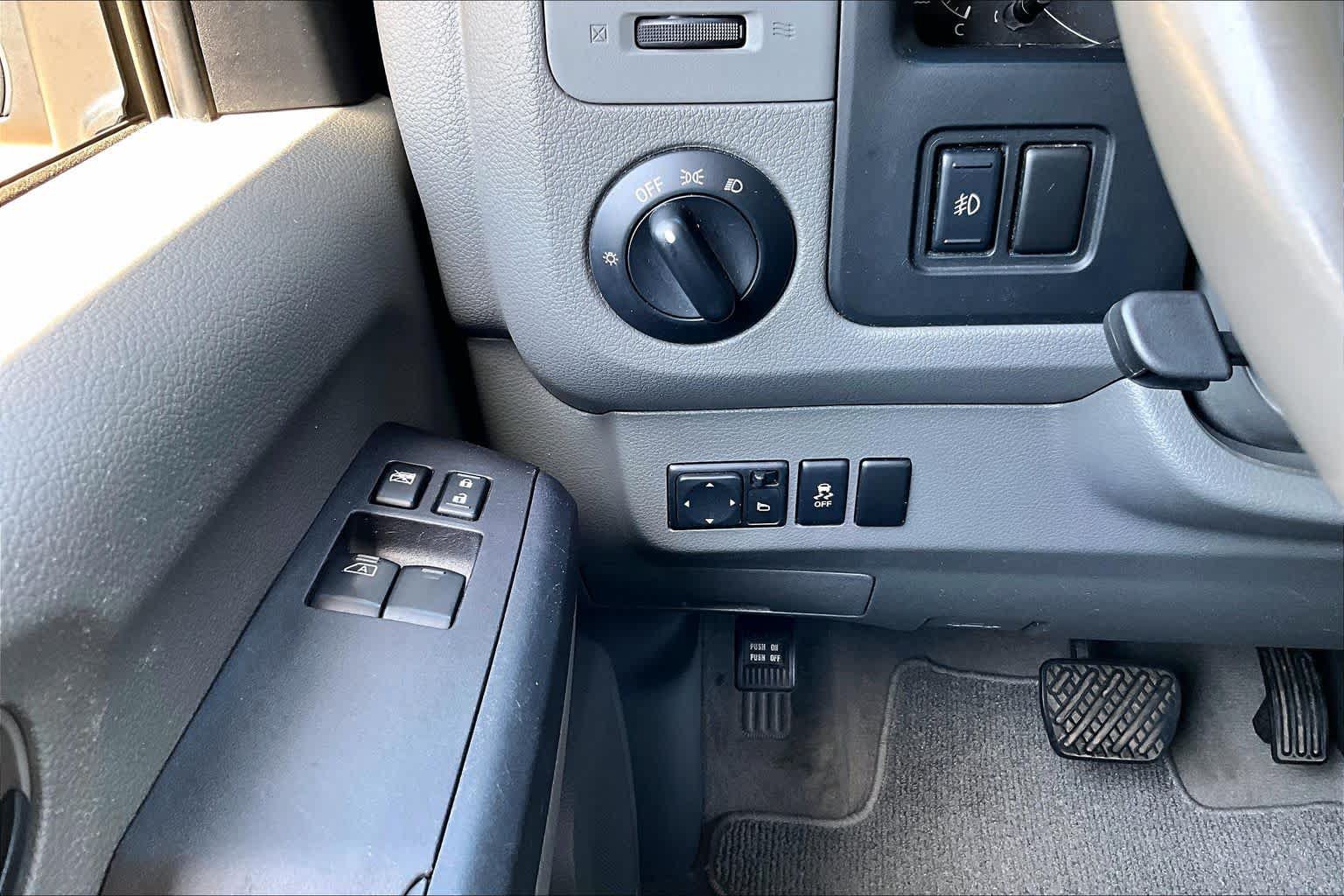 Used 2016 Nissan NV 3500 SL RWD image 31