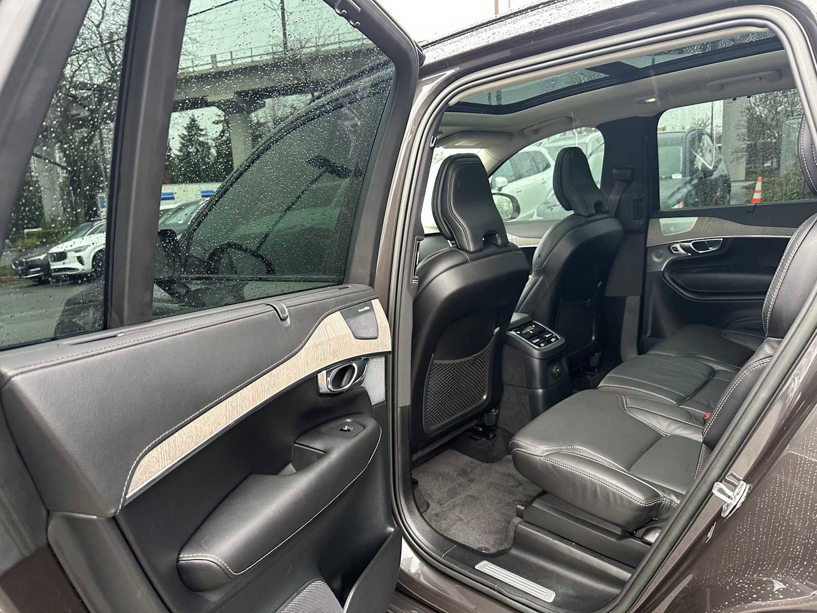 Certified 2023 Volvo XC90 T8 Ultimate image 16