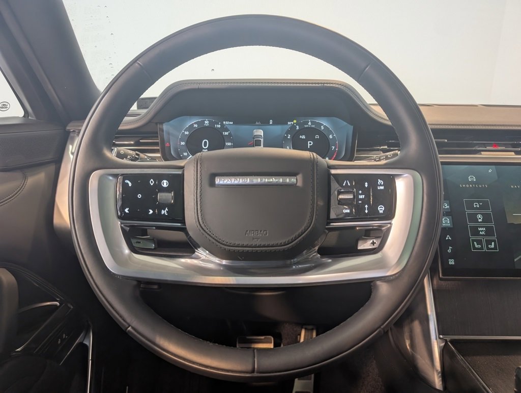 Used 2025 Land Rover Range Rover Long Wheelbase SE image 19