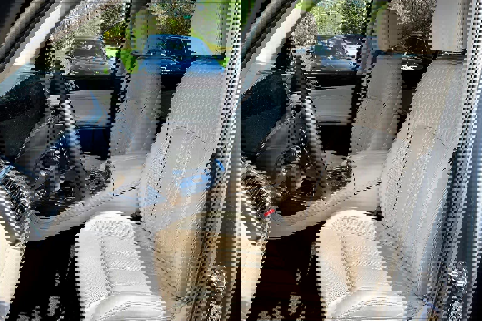 Used 2024 BMW X7 xDrive40i w/ Climate Comfort Package image 7