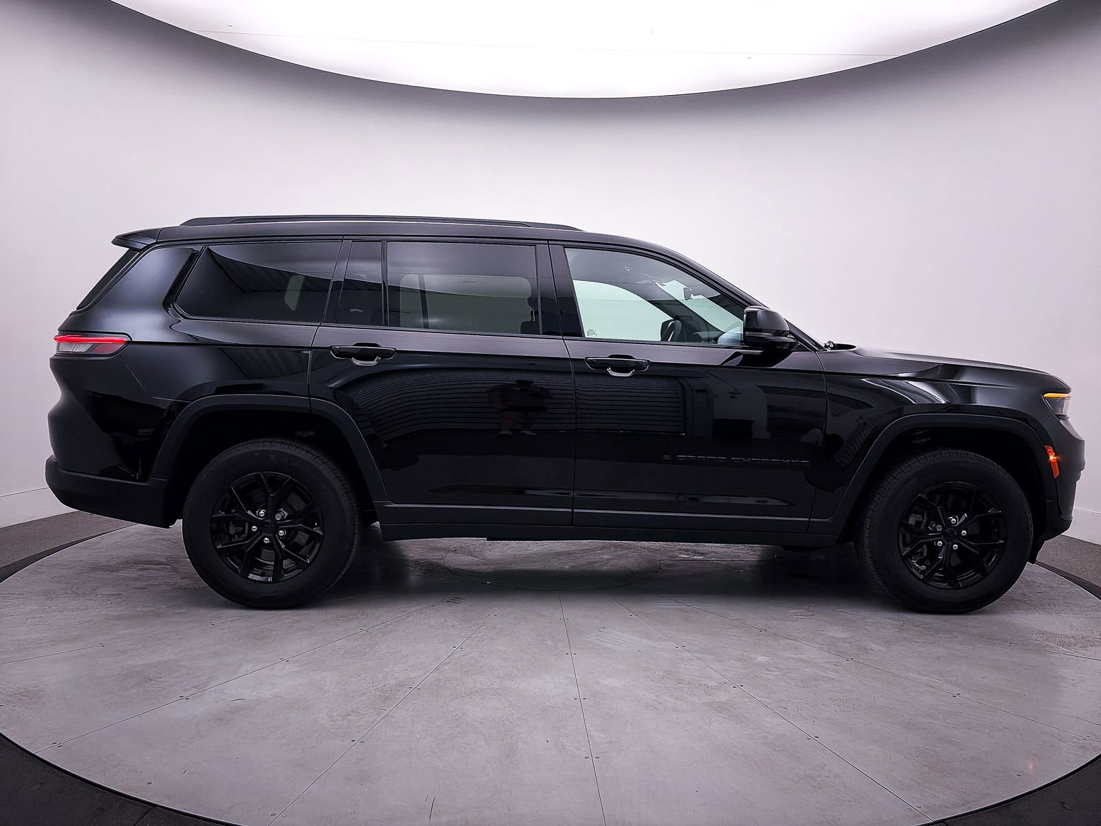 Used 2025 Jeep Grand Cherokee L Altitude AWD/4WD image 42