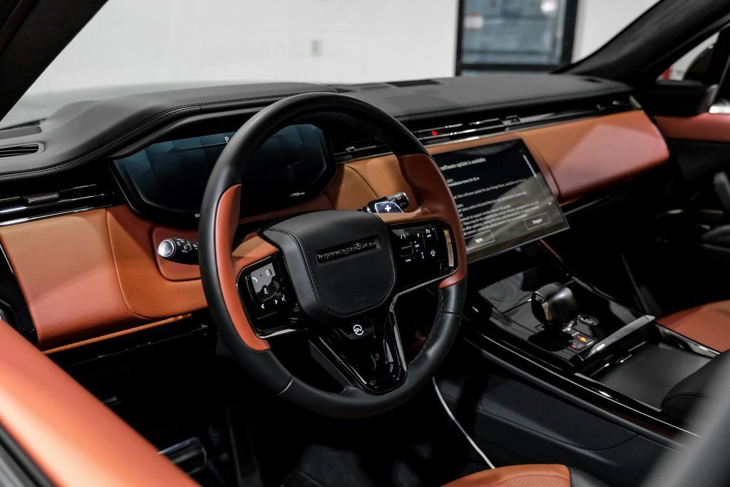 Used 2024 Land Rover Range Rover Sport image 13
