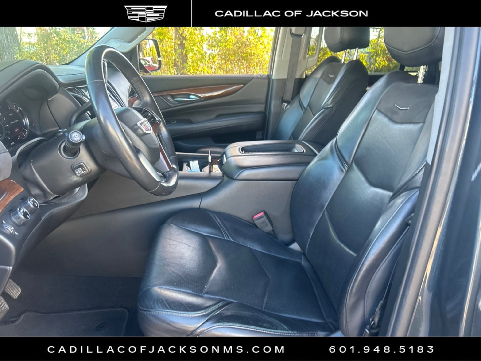 Used 2019 Cadillac Escalade Luxury AWD/4WD image 5