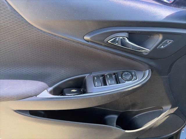 Used 2017 Chevrolet Malibu LS FWD image 17