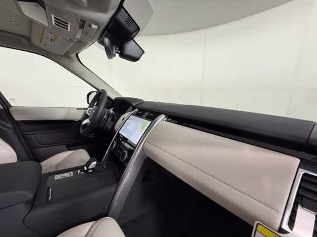 New 2026 Land Rover Discovery S AWD/4WD image 33