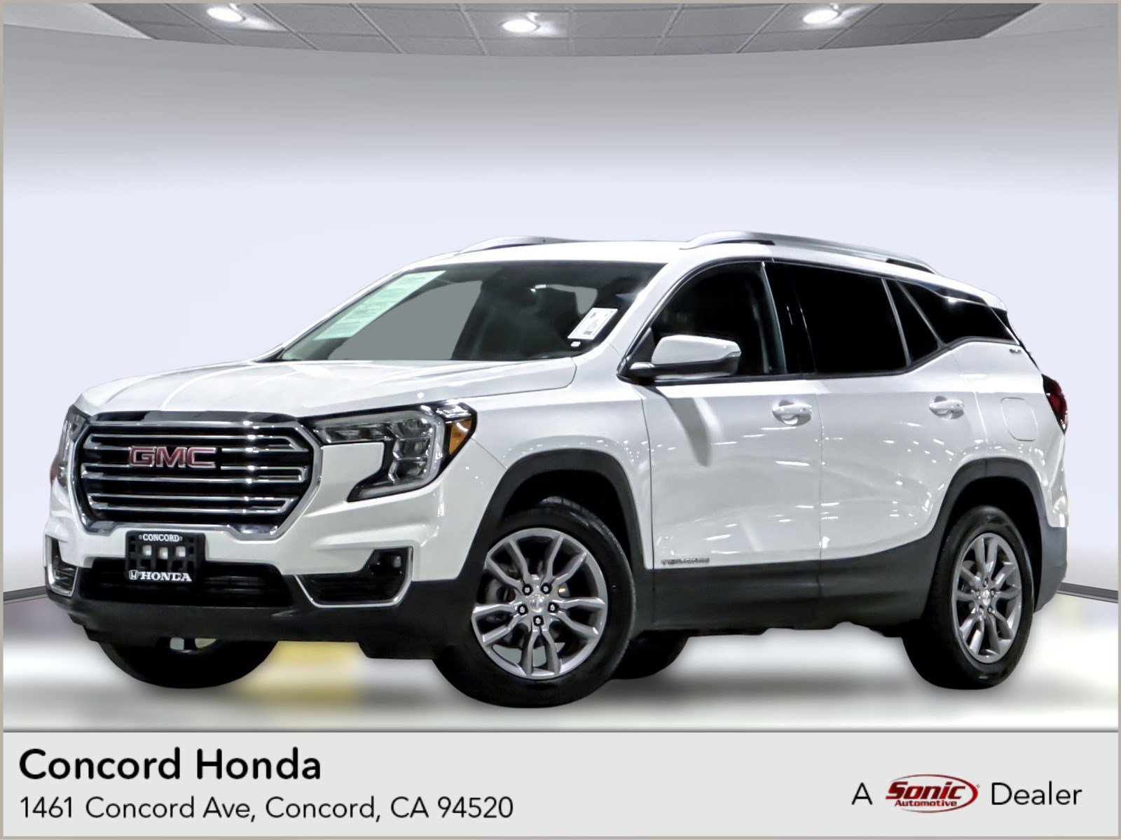Used 2024 GMC Terrain SLT
