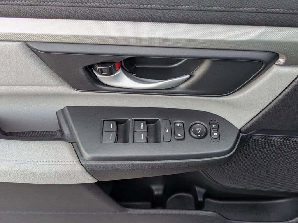 Certified 2017 Honda CR-V LX image 5