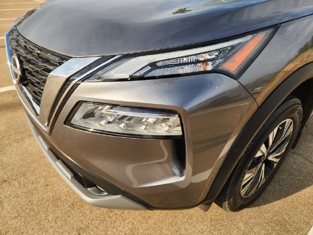 Used 2023 Nissan Rogue SV FWD image 8