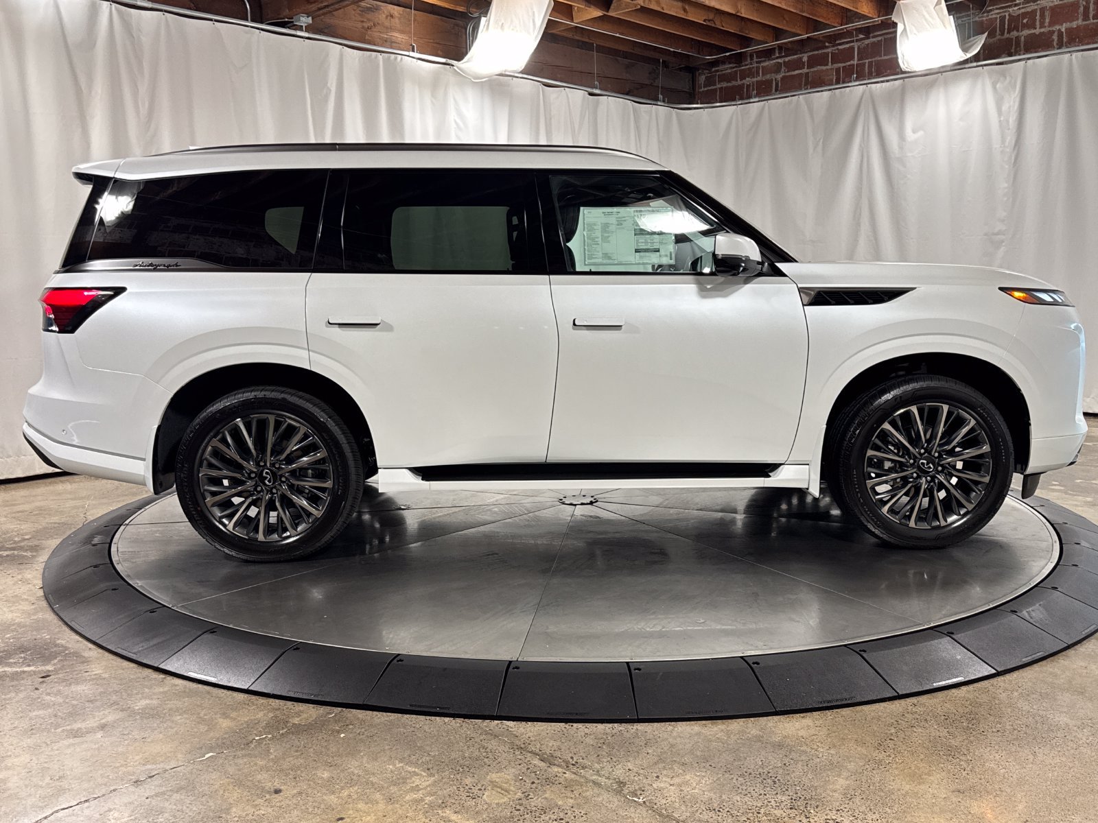New 2027 INFINITI QX80 Autograph w/ Premium Cargo Package AWD/4WD image 6
