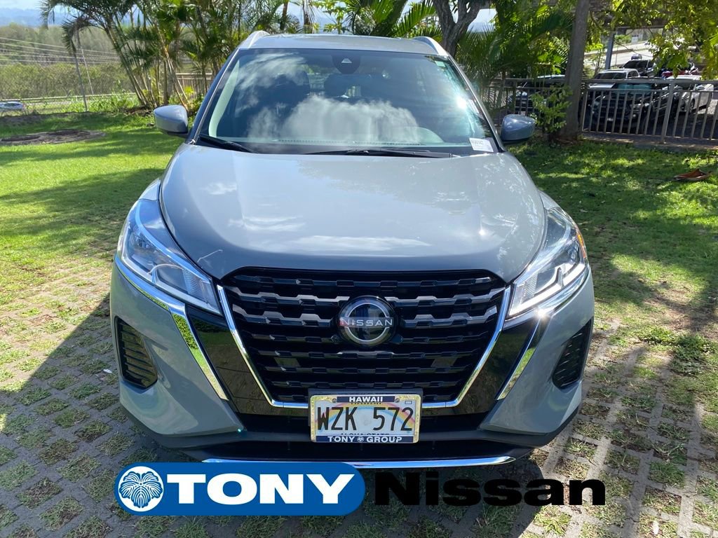 Used 2024 Nissan Kicks SV image 2