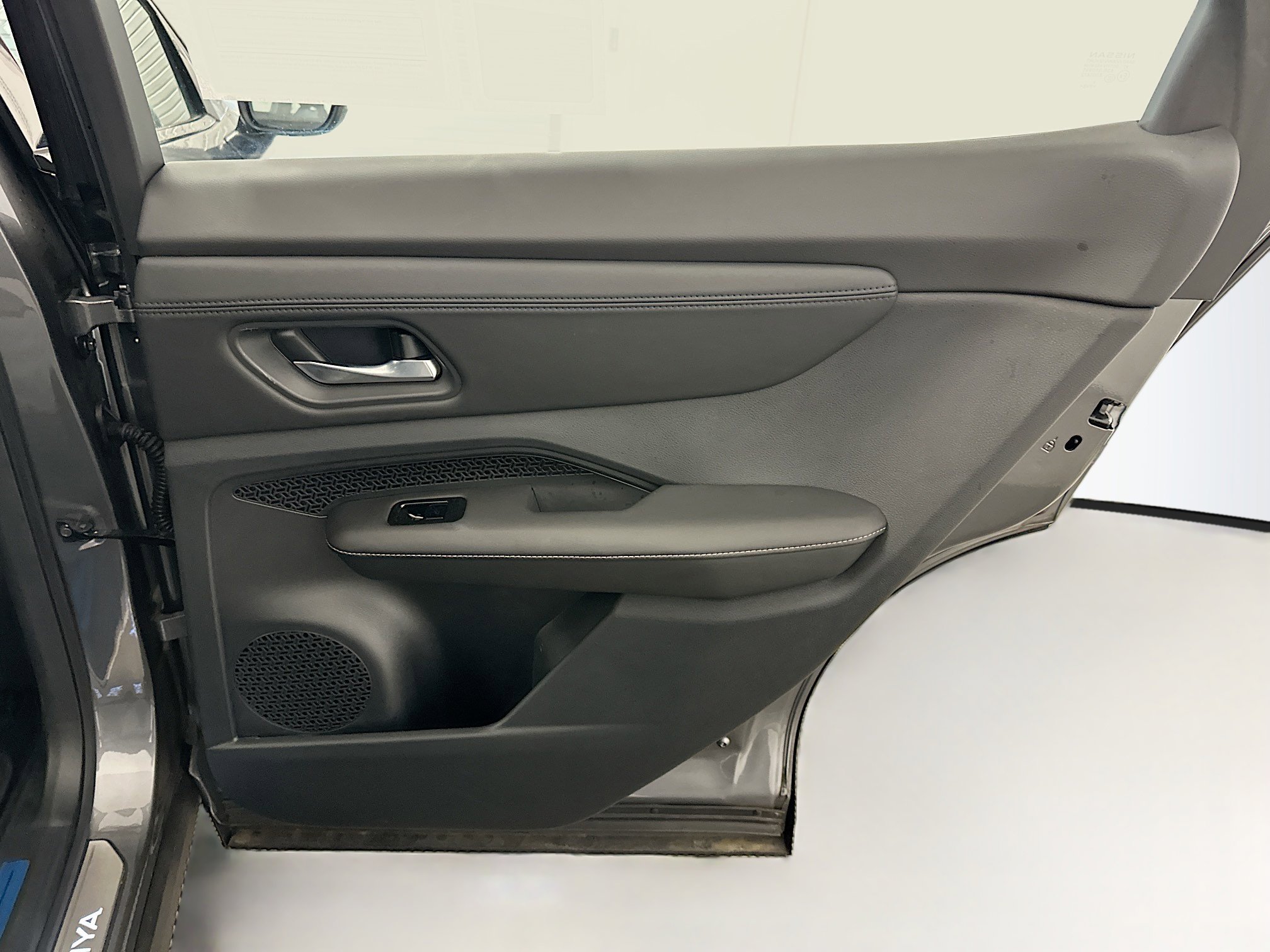 Used 2023 Nissan Ariya AWD image 31