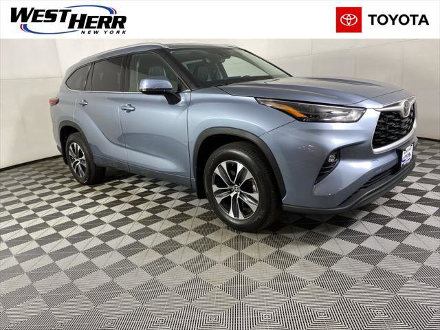 Certified 2022 Toyota Highlander XLE image 1