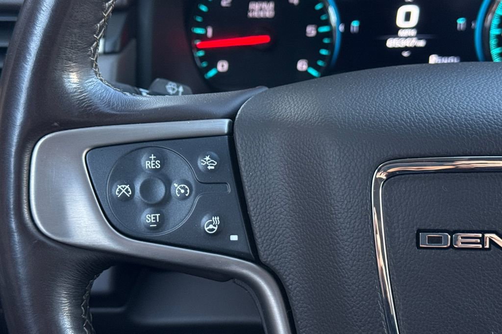 Used 2020 GMC Yukon XL Denali w/ Denali Premium Package AWD/4WD image 30