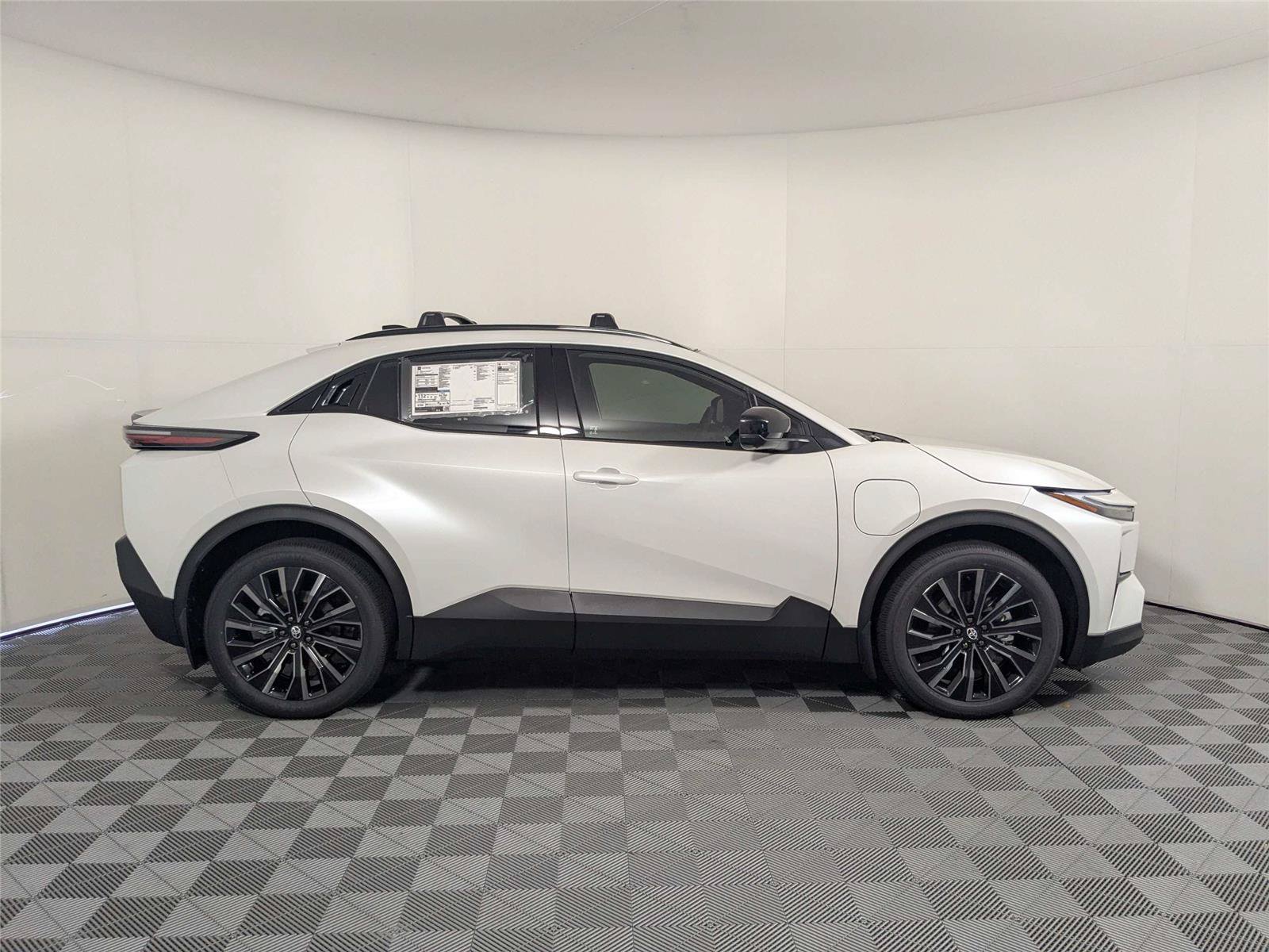 New 2026 Toyota C-HR AWD/4WD image 4
