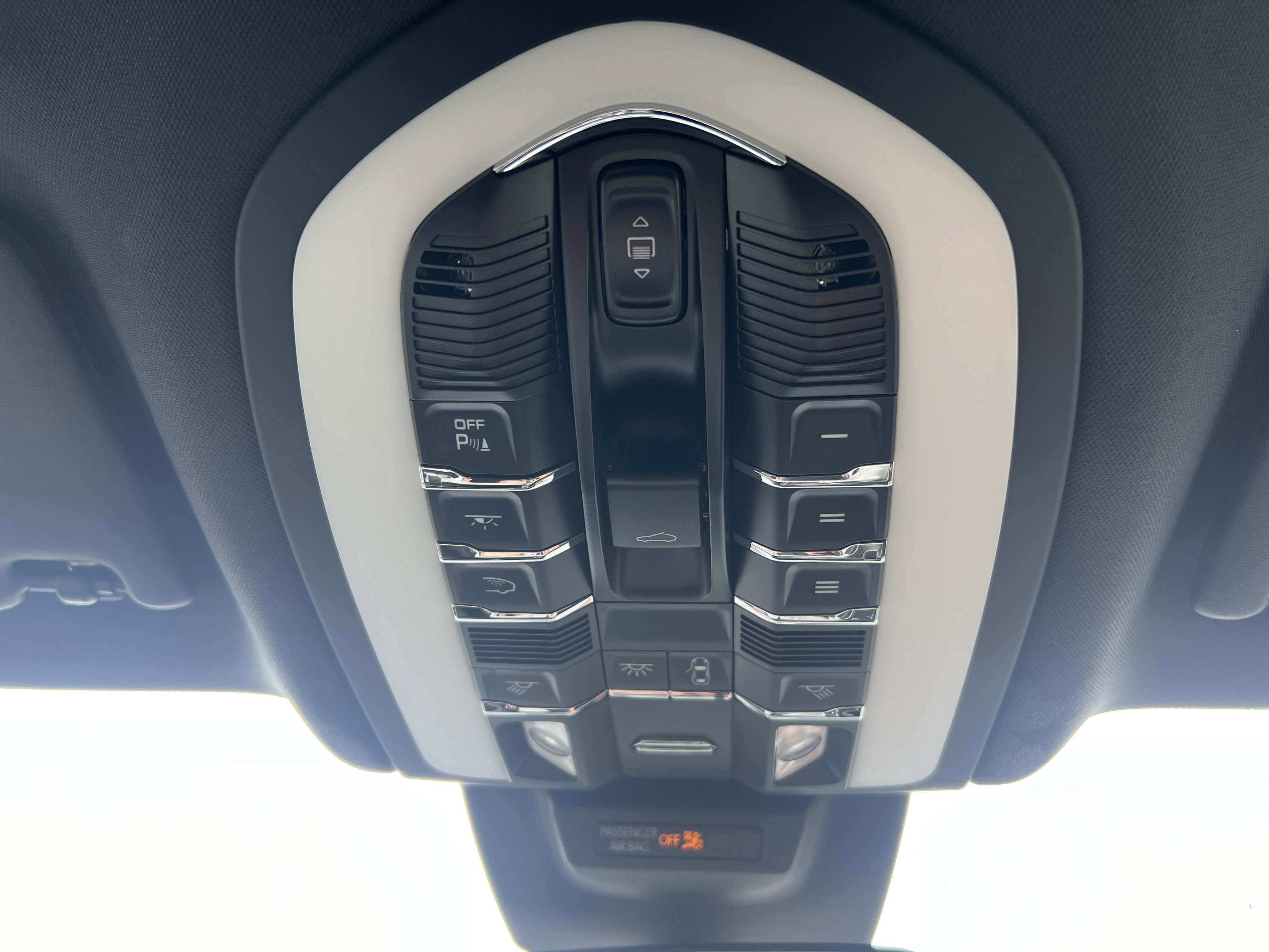 Used 2024 Porsche Macan image 21