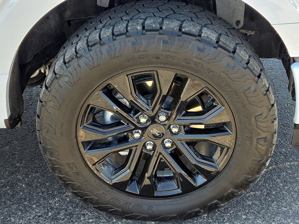 Used 2025 Ford F150 Lariat w/ Equipment Group 501A Mid image 11