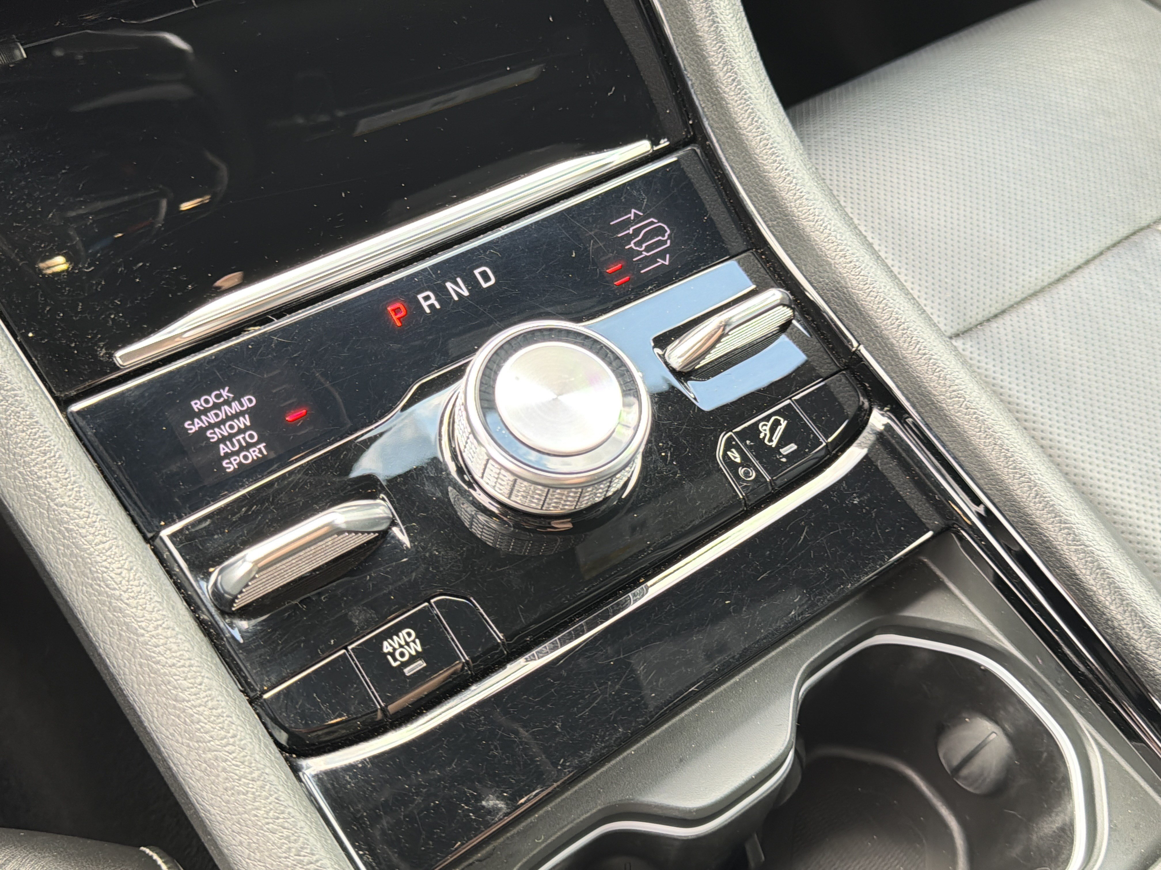 Used 2022 Jeep Grand Cherokee L Overland w/ Luxury Tech Group IV AWD/4WD image 37