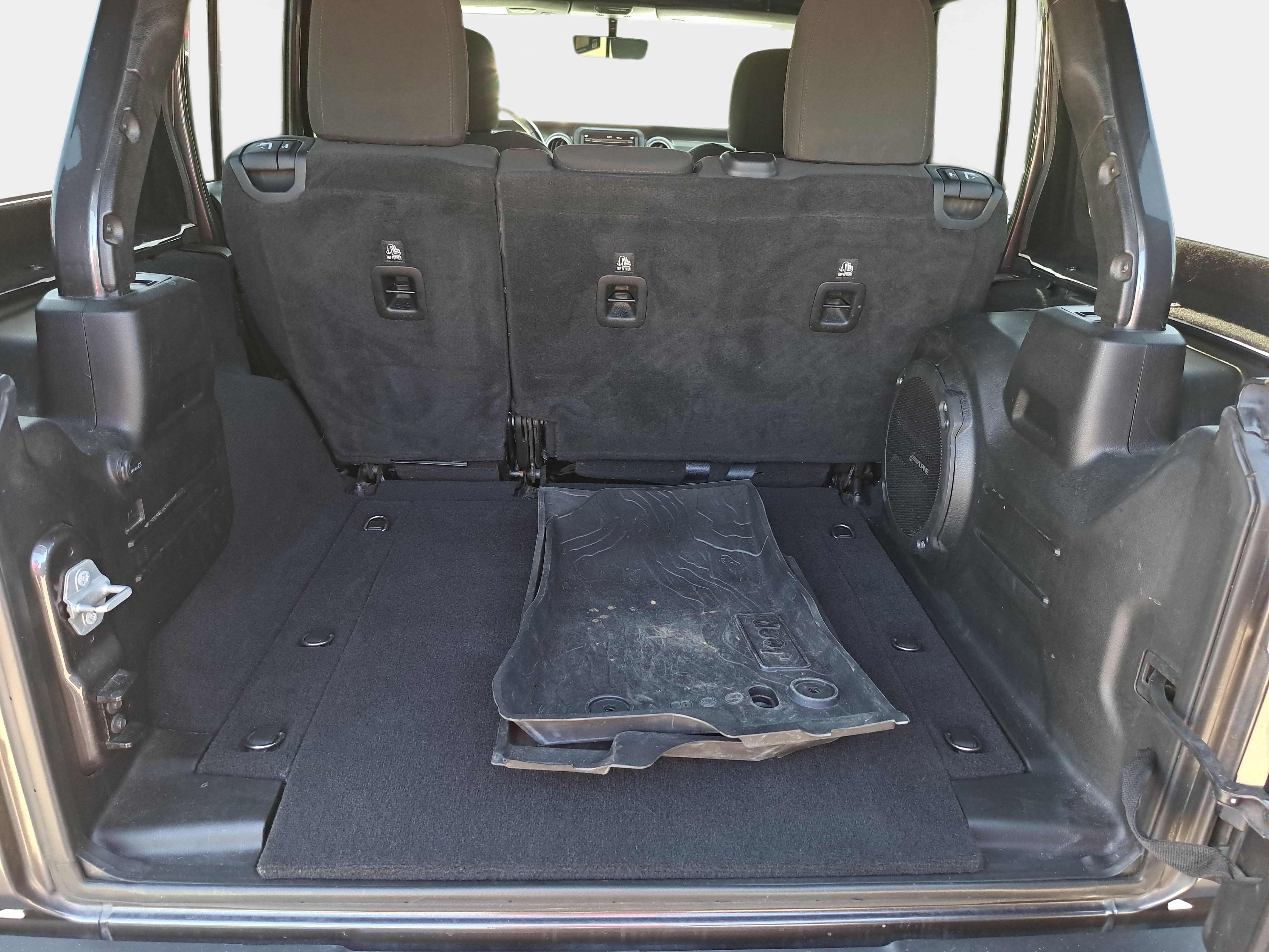 Used 2018 Jeep Wrangler Unlimited Sahara w/ Dual Top Group image 12