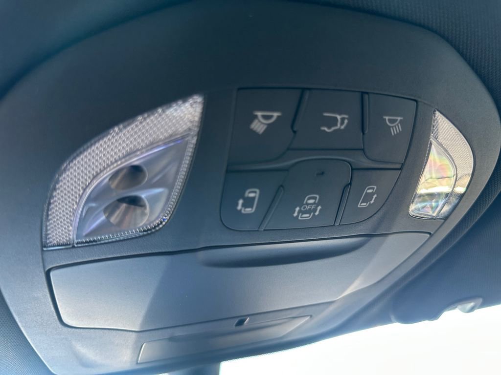New 2026 Chrysler Pacifica Select image 21