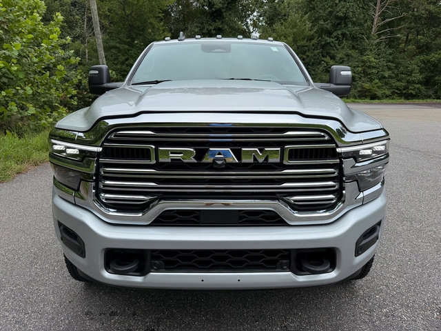 New 2026 RAM 4500 4x4 Crew Cab DRW image 3