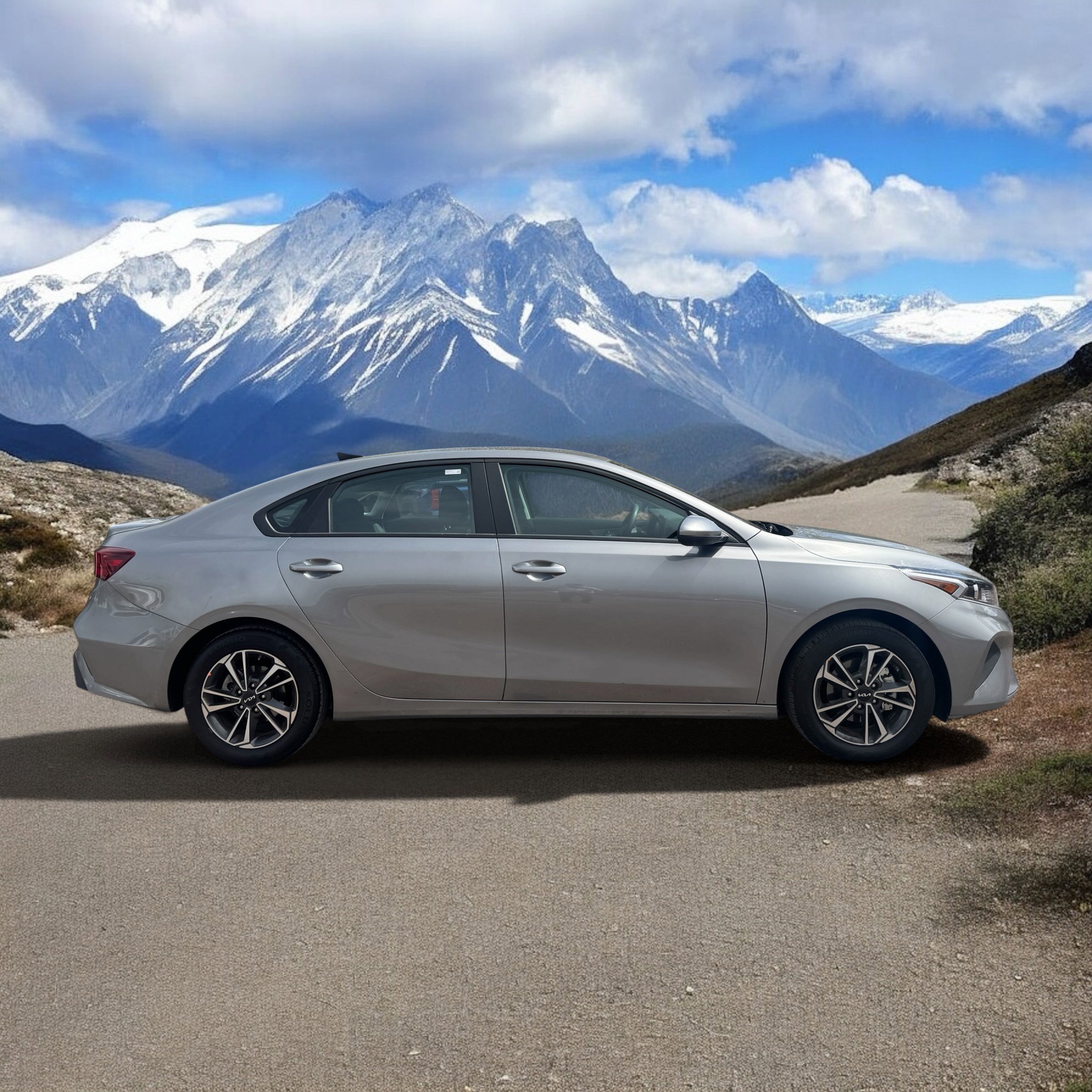 Used 2024 Kia Forte LXS FWD image 6