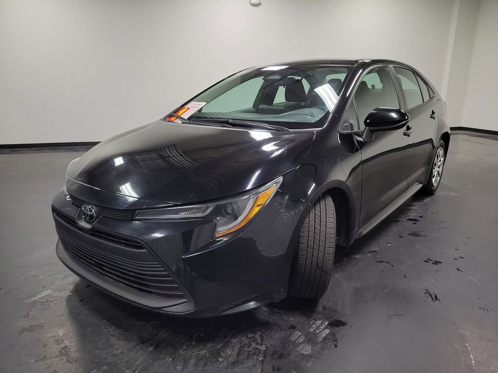 Used 2023 Toyota Corolla LE image 4